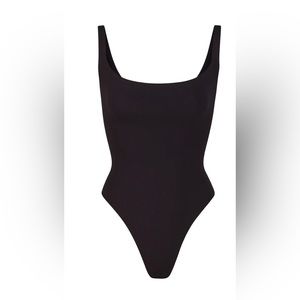 SKIMS FITS EVERYBODY SQUARE NECK BODYSUIT